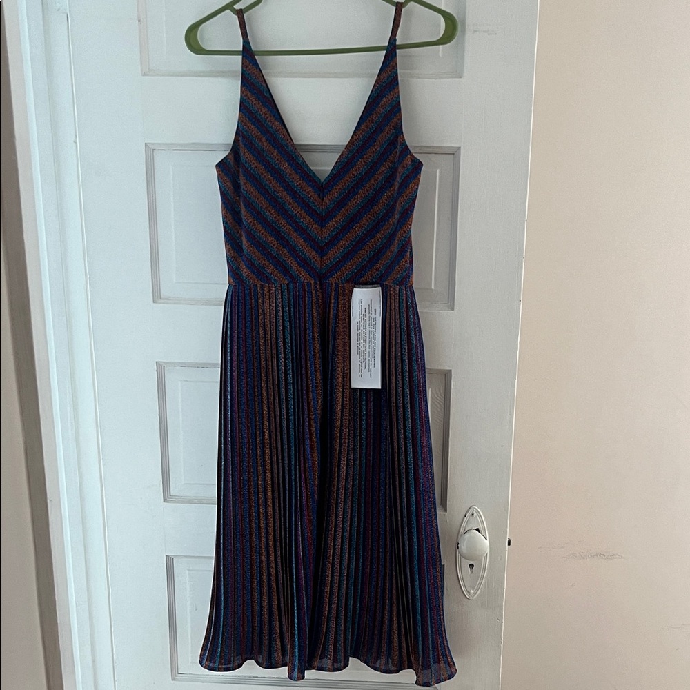 NWT Dress the Population Haley Metallic Stripe V-neck Cocktail Dress - Picture 14 of 16